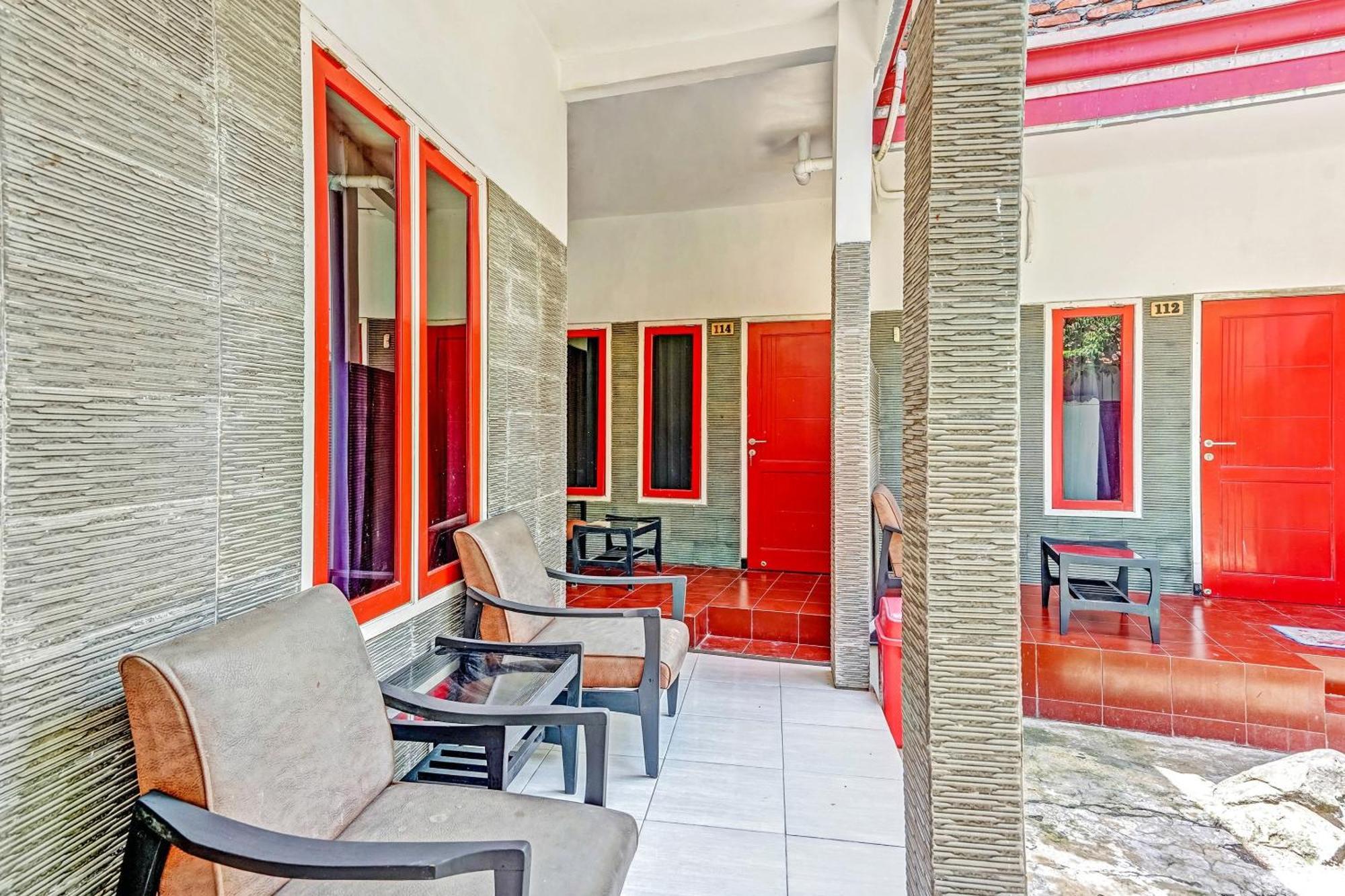 Hotel Kalimantan Σουραμπάγια Εξωτερικό φωτογραφία